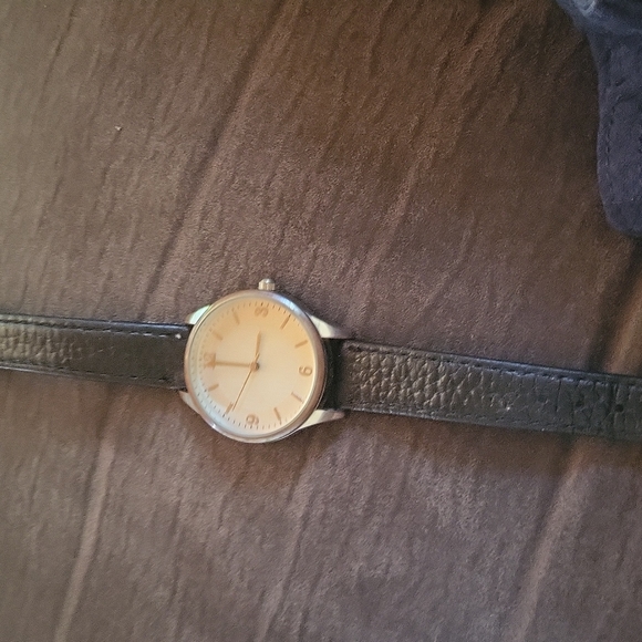 Woman's watch - Picture 1 of 3